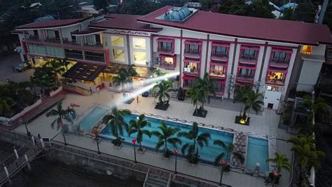 sophie red hotel jasaan